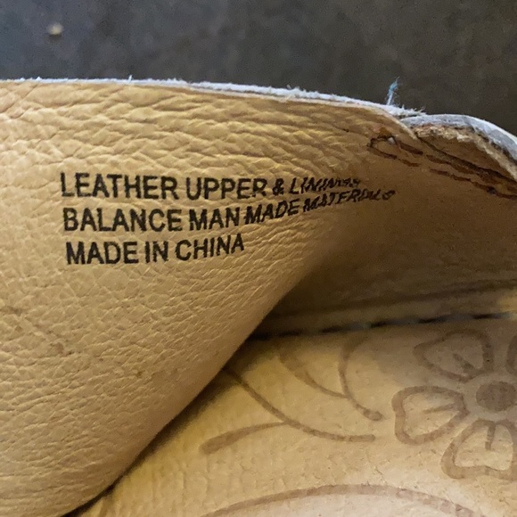 Born crisscross strap platform heel sandal - Picture 4 of 7